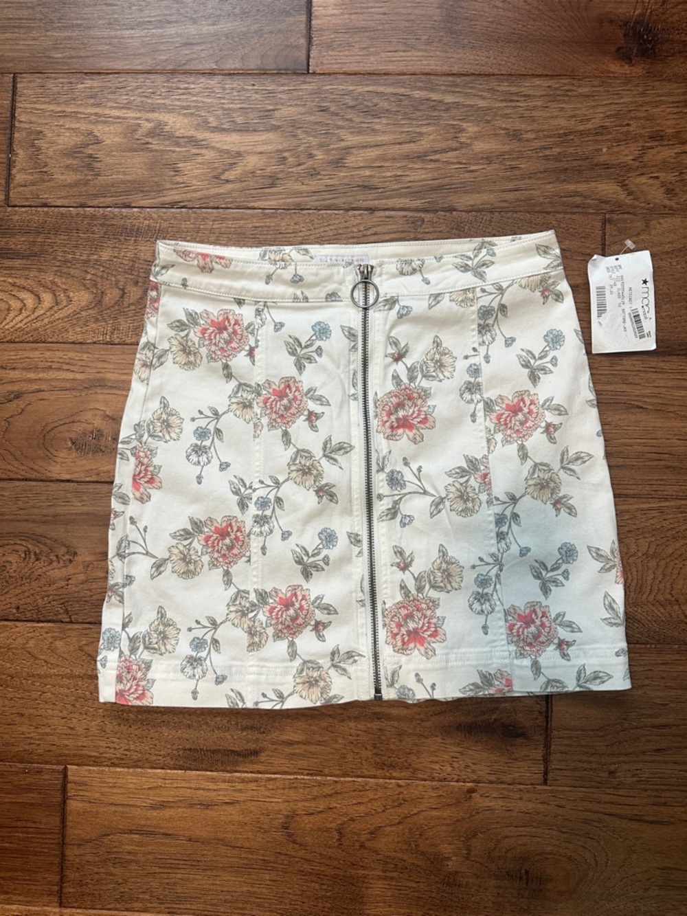 Tinseltown White Mini Skirt with Pink Floral Print and Front Ring Zipper